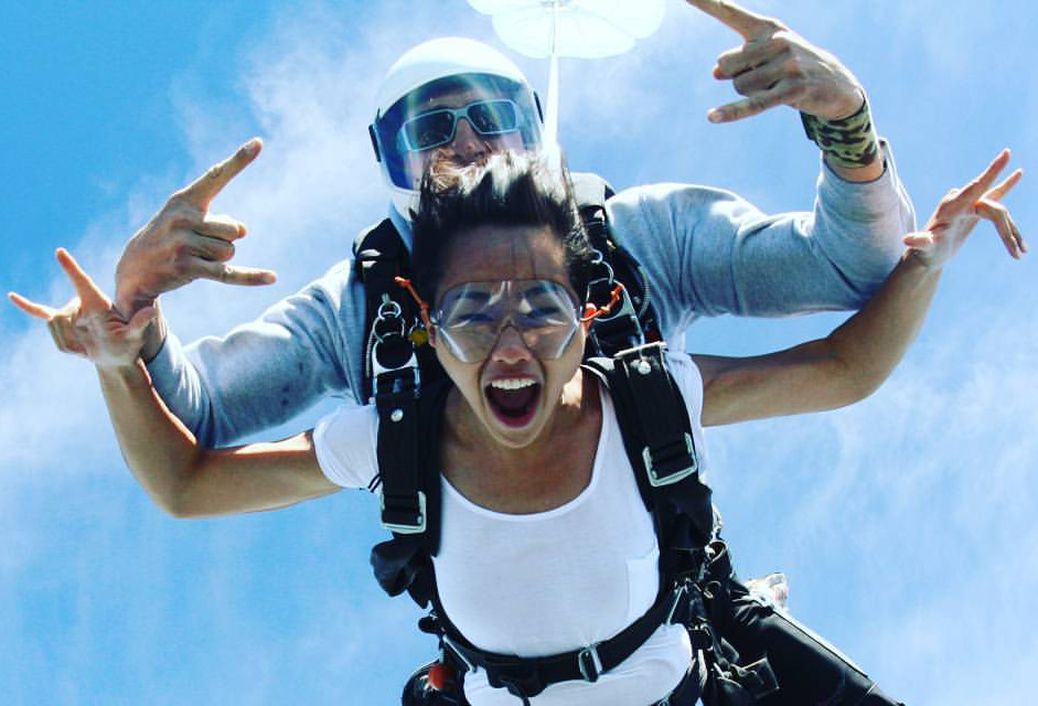 Is there a weight limit for skydiving?